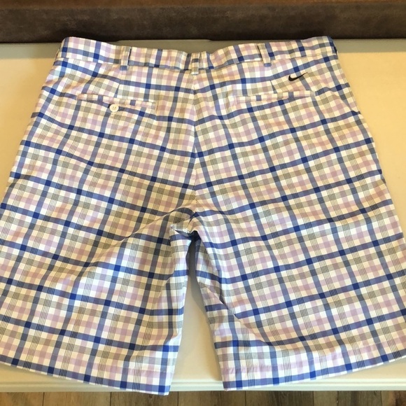 Nike Dri-Fit golf shorts. Size 40 - Picture 3 of 3
